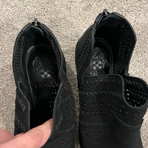 Vince Camuto Black Prasata Cutout Leather Ankle Bootie - Picture 8 of 8
